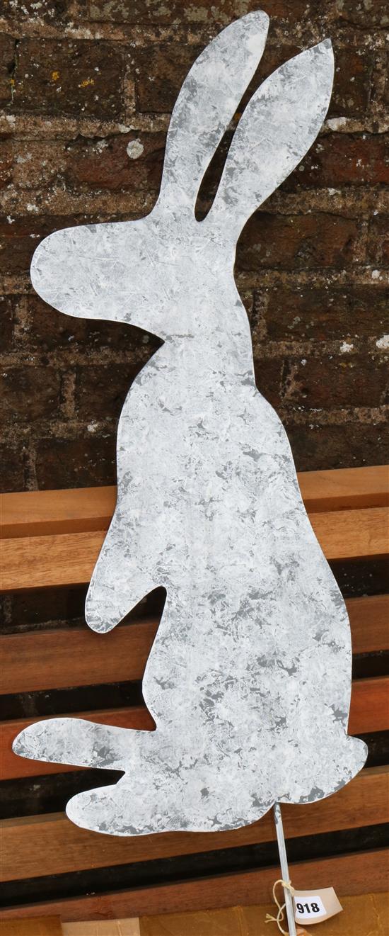 10 metal hares